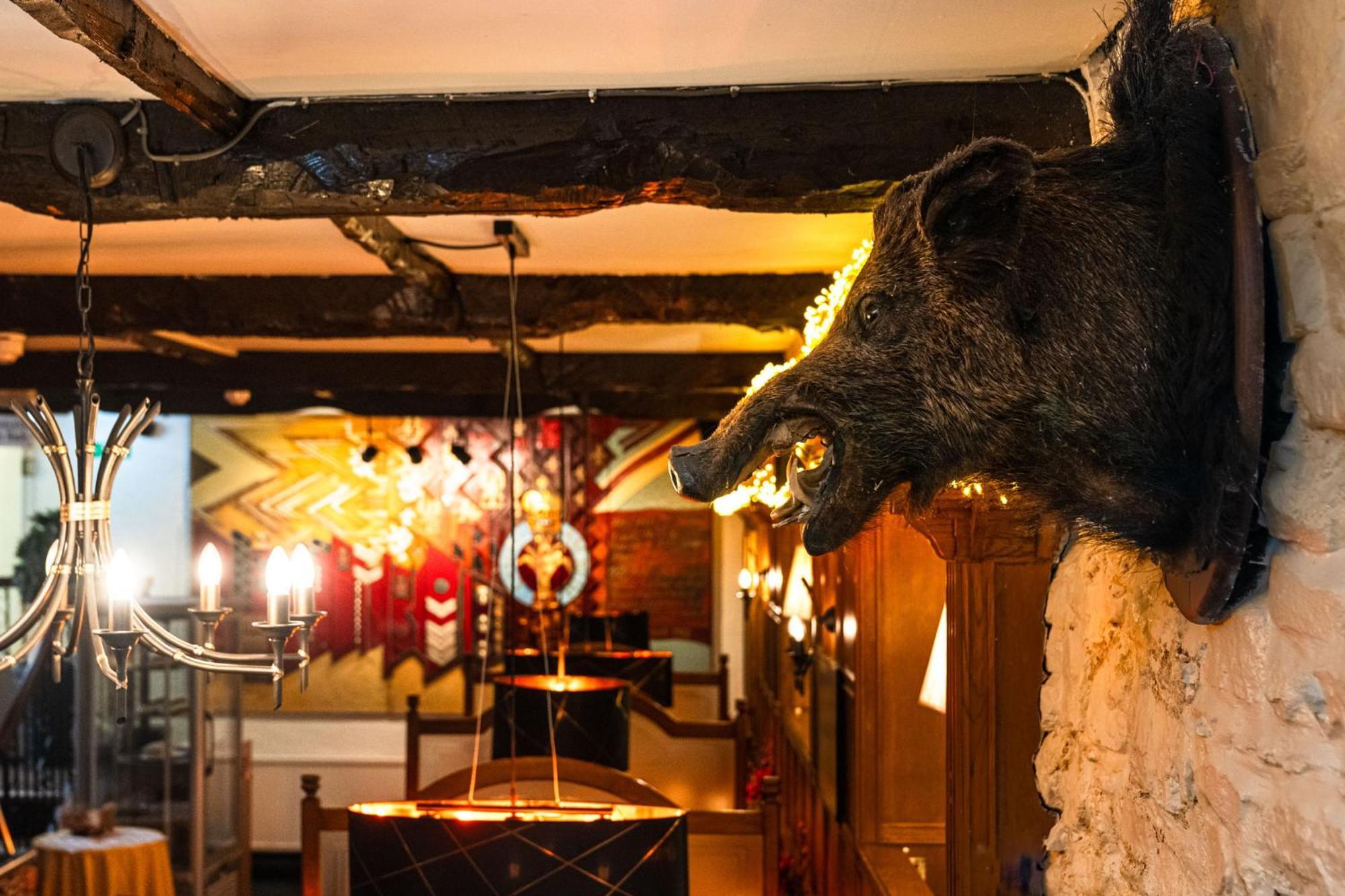Boars Head Hotel Carmarthen Exteriér fotografie