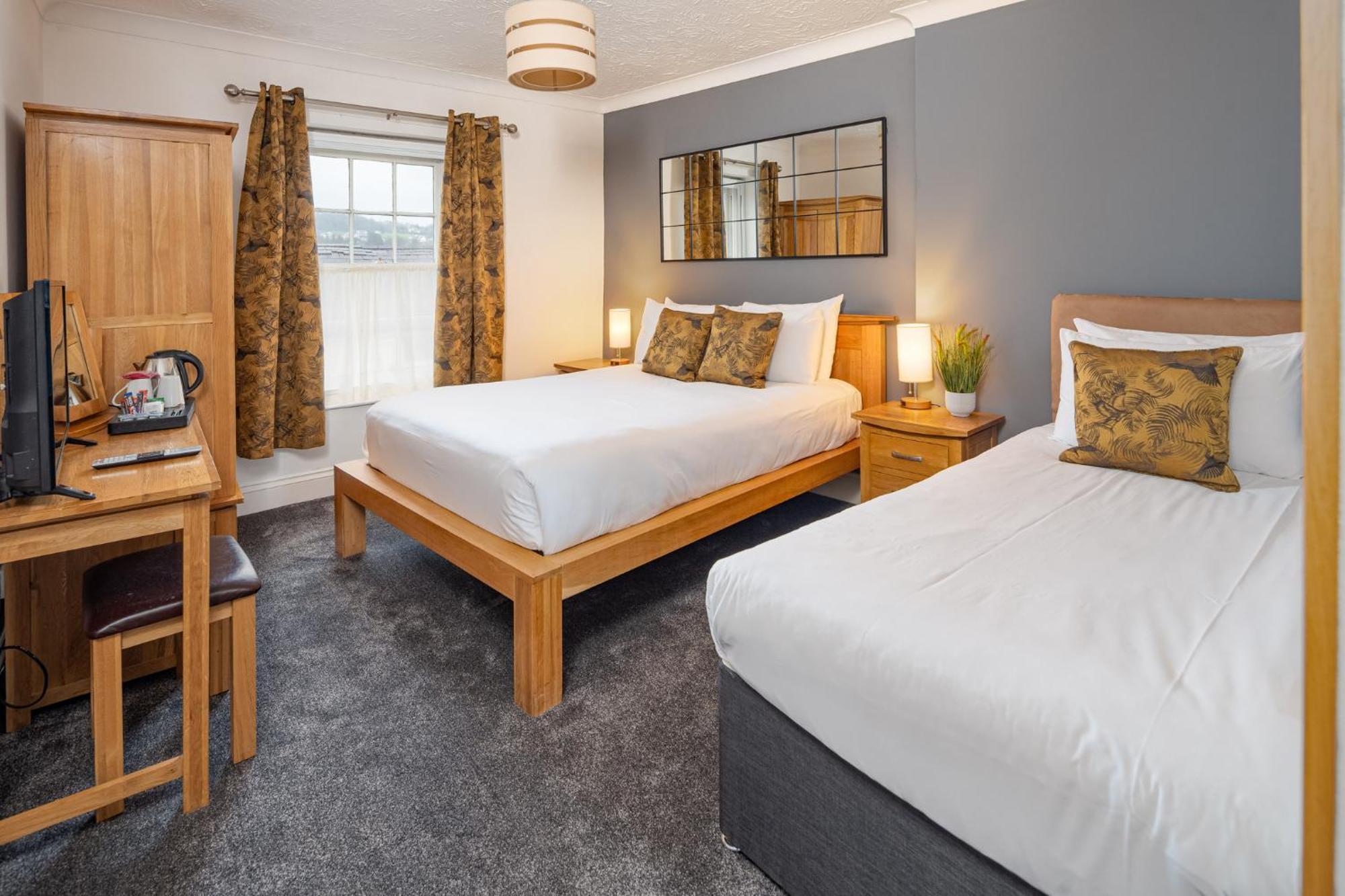 Boars Head Hotel Carmarthen Exteriér fotografie